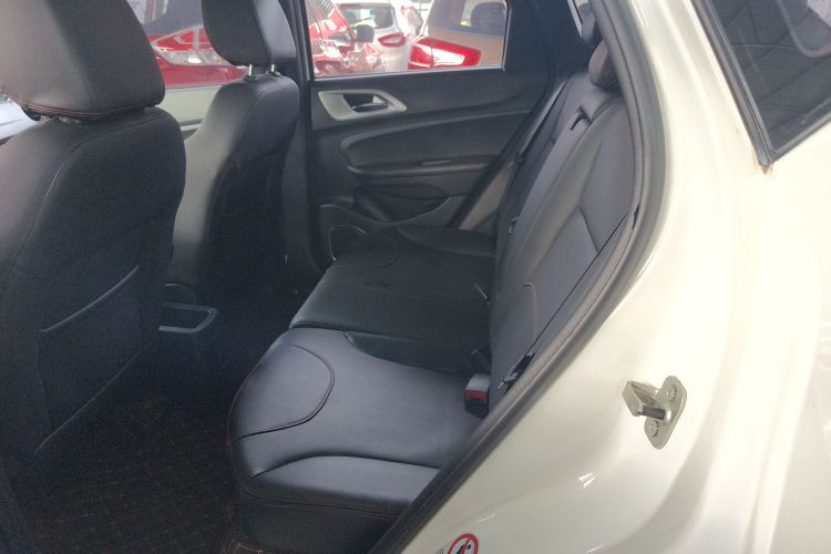 中华V3 2015款 1.5L 自动智能型中控内饰21