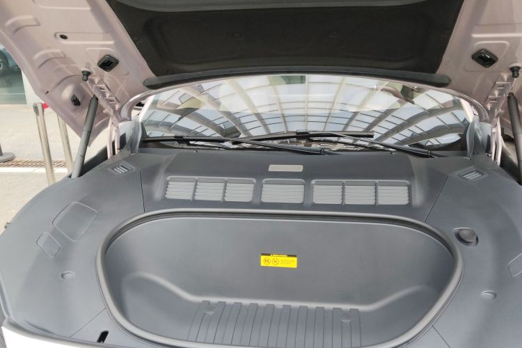 小米汽车 小米YU7 2025款 超长续航高性能四驱Max版机舱底盘24