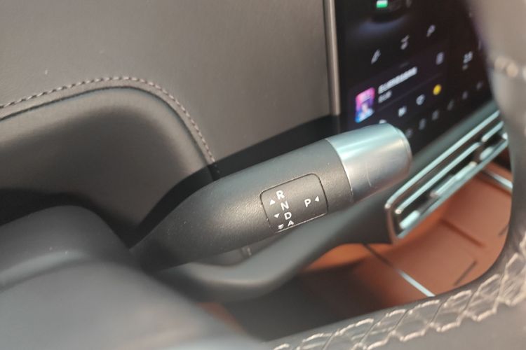 理想汽车 理想L9 2022款 Max中控内饰18