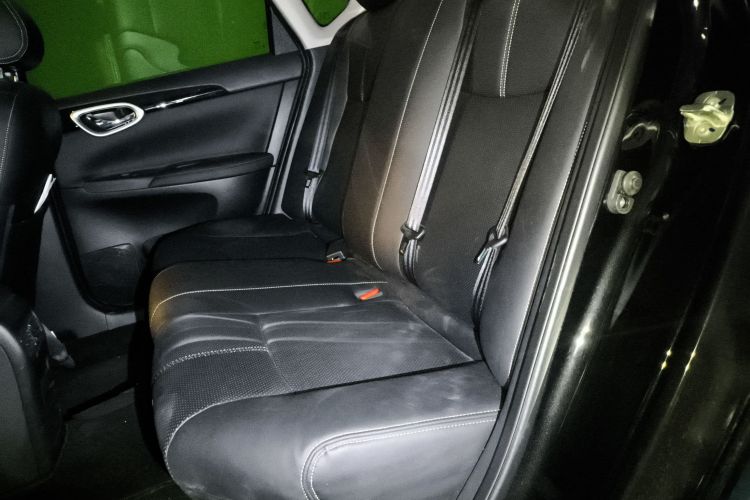 日产 轩逸 2024款 改款三 经典 1.6XE CVT舒适版中控内饰21