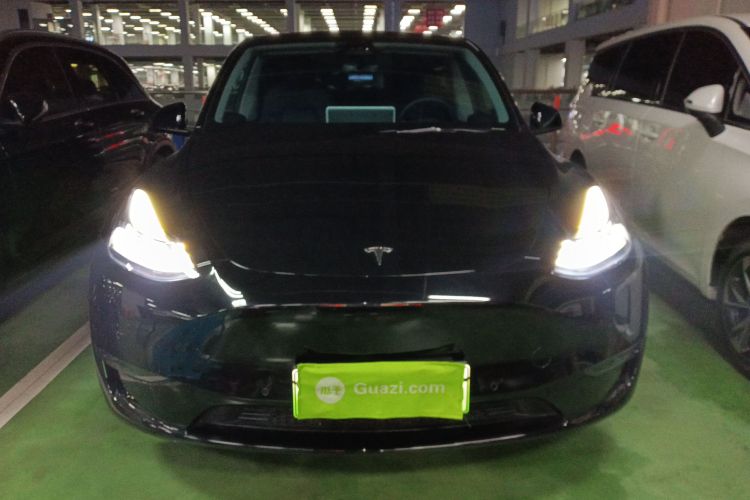 特斯拉 Model Y 2021款 标准续航后驱版车身外观2