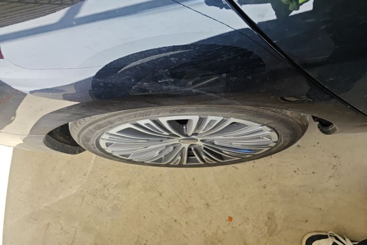 红旗H5 2022款 经典款 1.8T 自动智联旗畅版车身外观6008