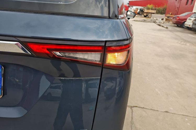 五菱汽车 五菱佳辰 2022款 1.5T CVT尊享旗舰型车身外观6006