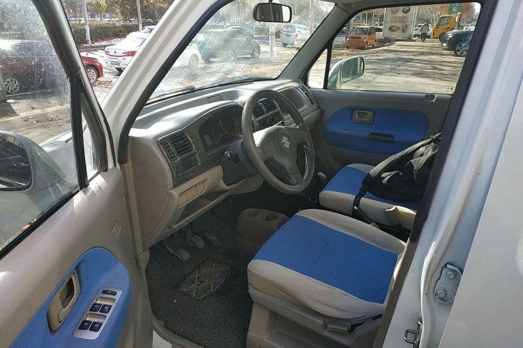 铃木 北斗星 2013款 创业版 1.0L 手动经济型中控内饰7003