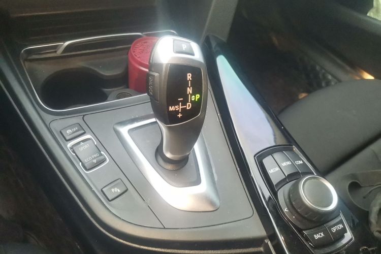 宝马3系GT 2018款 320i 时尚型中控内饰18