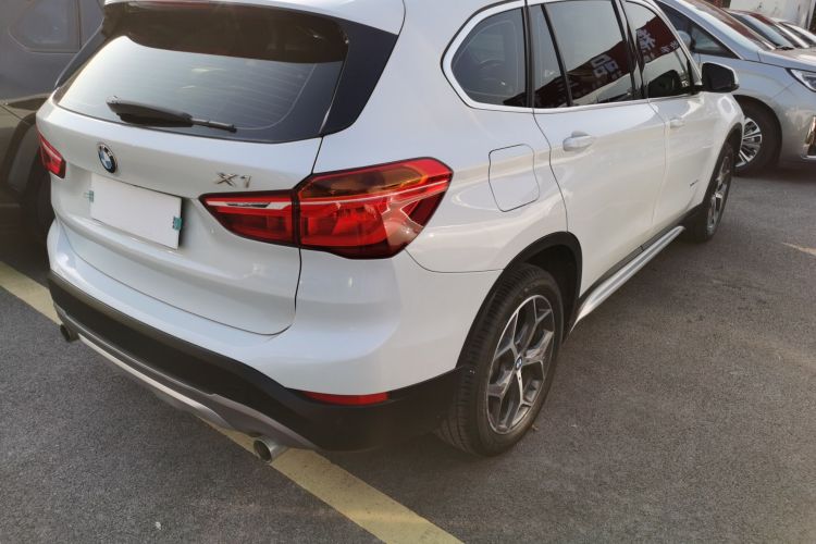 宝马X1 2018款 xDrive20Li 尊享型车身外观7