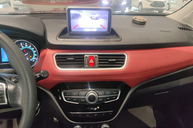 哈弗H1 2015款 1.5L AMT豪华型中控内饰16