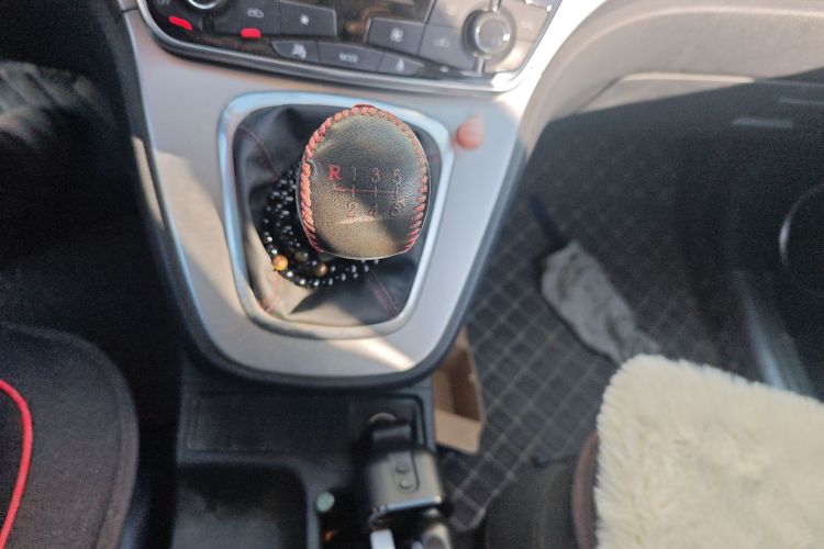 哈弗M6 2019款 1.5T 手动两驱都市型 国VI中控内饰18