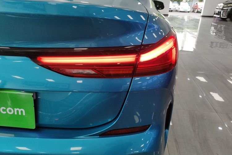 宝马2系(进口) 2021款 225i 四门轿跑车 M运动曜夜套装车身外观9