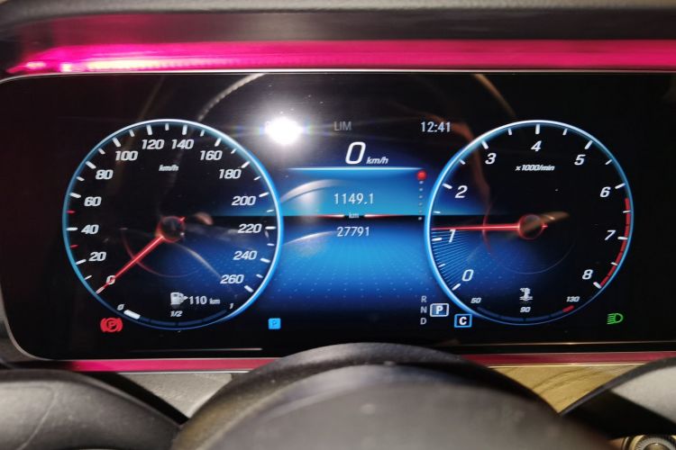 奔驰E级 2021款 改款 E 260 L 运动型中控内饰14