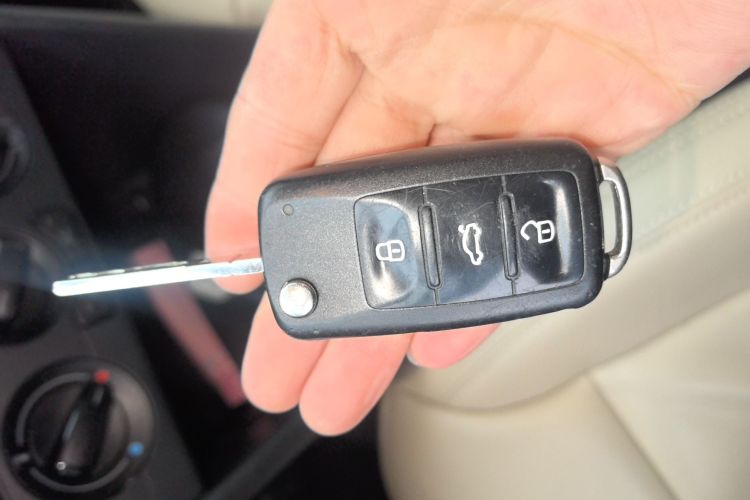 大众 Polo 2013款 1.4L 手动风尚版中控内饰11