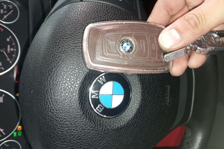 宝马3系 2015款 316Li 时尚型中控内饰7001