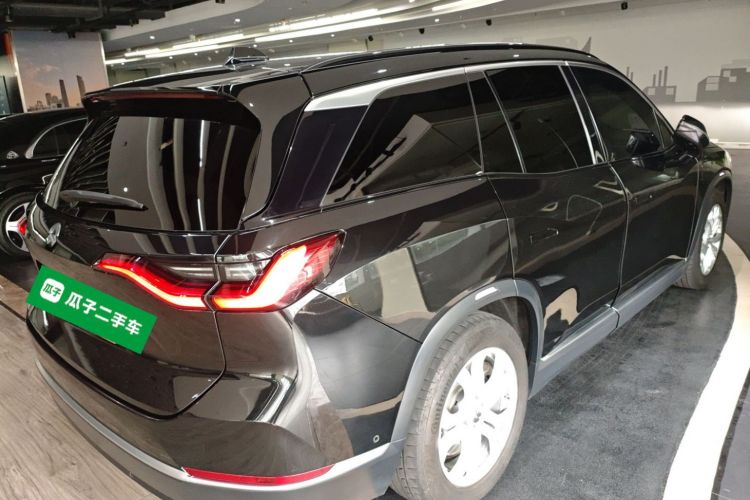 蔚来ES8 2022款 75kWh 六座版车身外观7