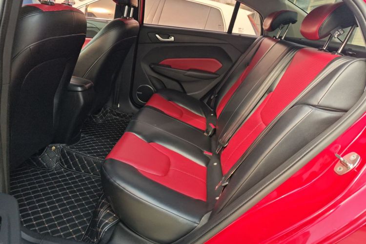 奇瑞 艾瑞泽5 2017款 SPORT 1.5T 手动时尚版中控内饰21