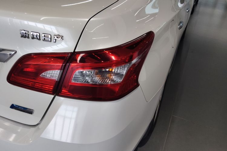 日产 轩逸 2019款 1.6XV CVT智联尊享版 国VI车身外观9