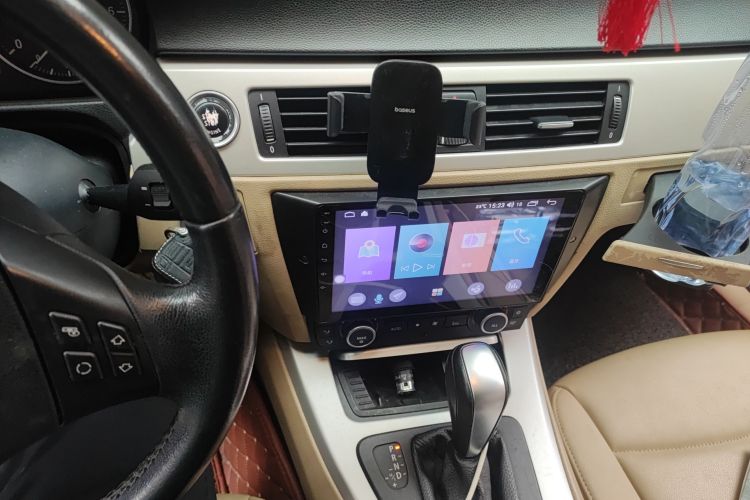 宝马3系 2011款 318i 领先型中控内饰16