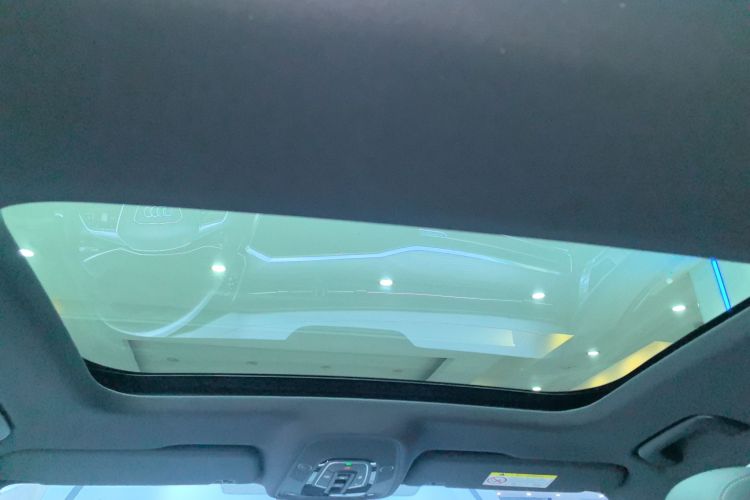 奥迪A6L 2023款 改款 55 TFSI quattro 尊享动感型中控内饰22