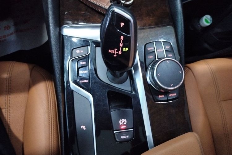 宝马5系 2018款 528Li 上市特别版局部细节18