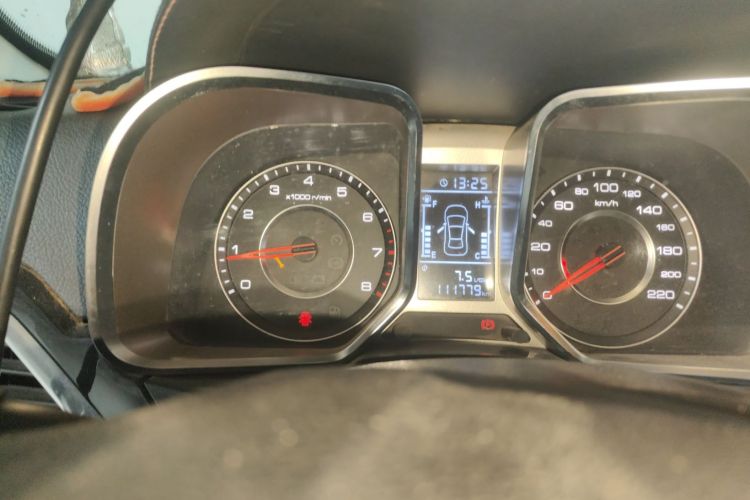 众泰 大迈X5 2017款 升级版 1.5T 手动豪华7座型中控内饰14