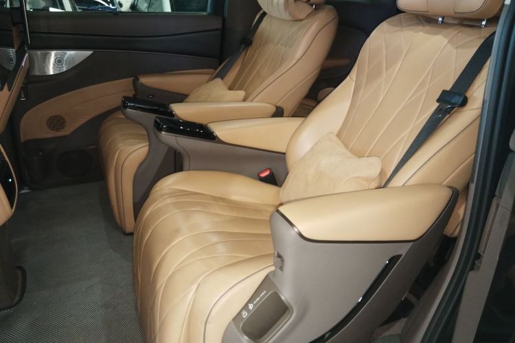 腾势D9 2022款 DM-i 970 四驱尊荣型中控内饰21