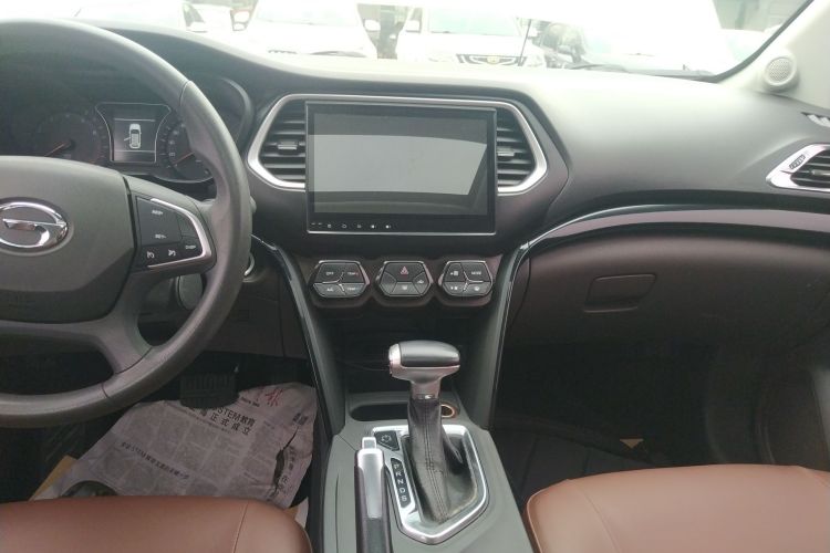 广汽传祺 传祺GS4 2015款 200T G-DCT精英版中控内饰16