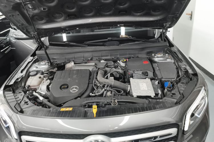 奔驰GLB 2021款 GLB 200 动感型机舱底盘24