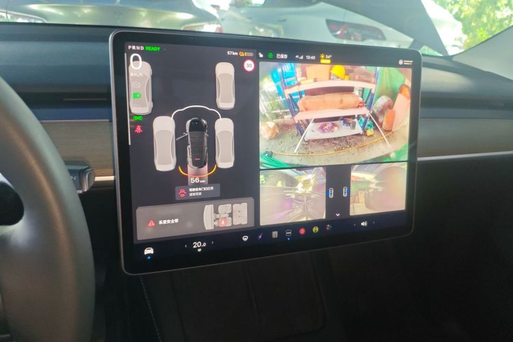 特斯拉 Model Y 2022款 改款 后轮驱动版中控内饰16