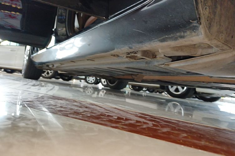 奔驰E级 2020款 改款 E 300 L 时尚型局部细节9001