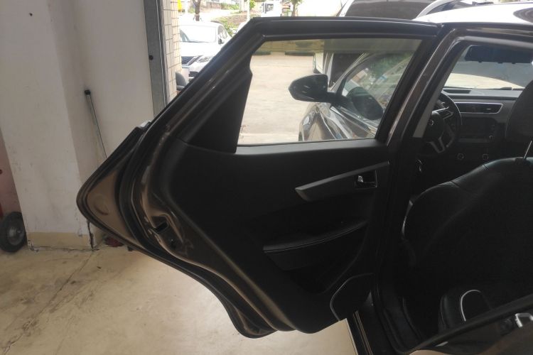 江汽集团 瑞风S2 2015款 1.5L CVT豪华智能型中控内饰7008