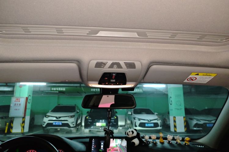 宝马3系 2018款 320Li 领先型M运动套装中控内饰22