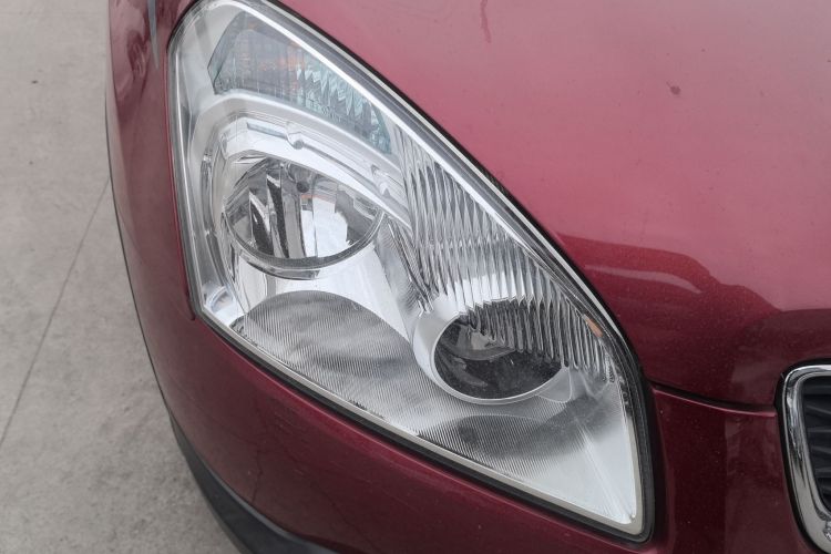 日产 逍客 2015款 2.0XL 酷火 CVT 2WD车身外观8