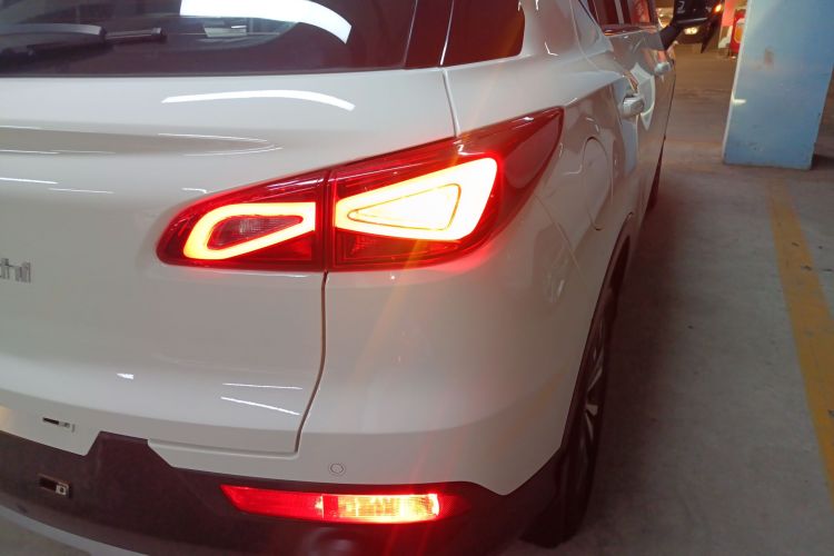 广汽传祺 传祺GS3 2019款 235T 手动精英版车身外观6006