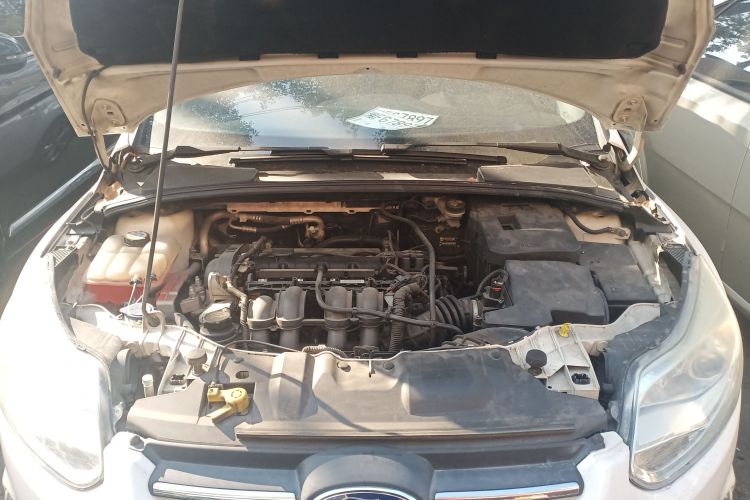 福特 福克斯 2012款 三厢 1.6L 自动风尚型机舱底盘24