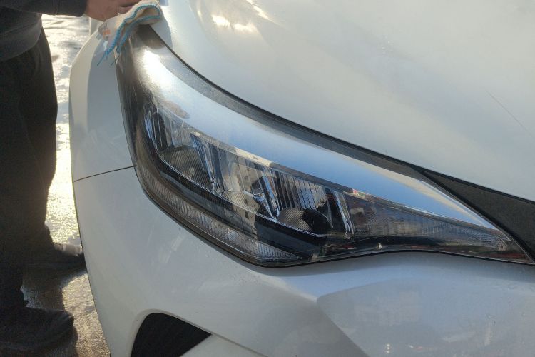 丰田C-HR 2023款 2.0L 领先版车身外观8