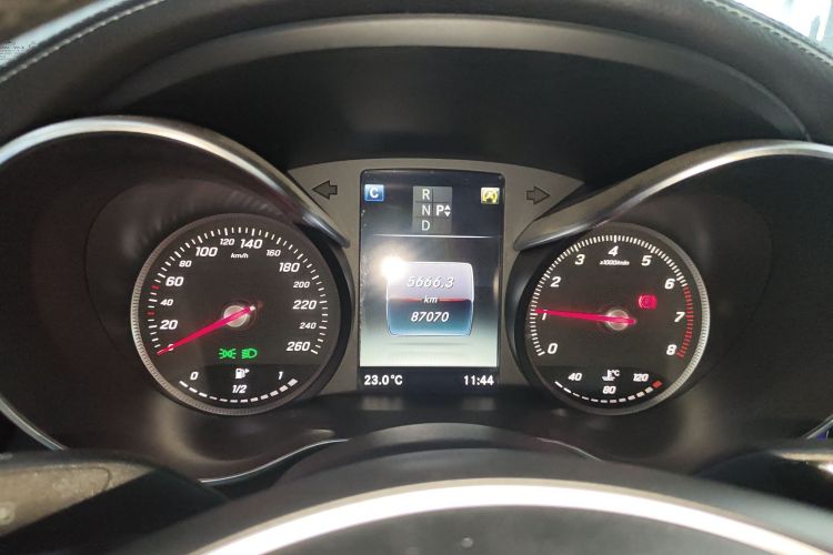 奔驰C级 2018款 C 200 L 运动版中控内饰14