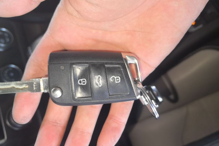 大众 高尔夫 2017款 230TSI 自动豪华百万辆纪念版中控内饰7001