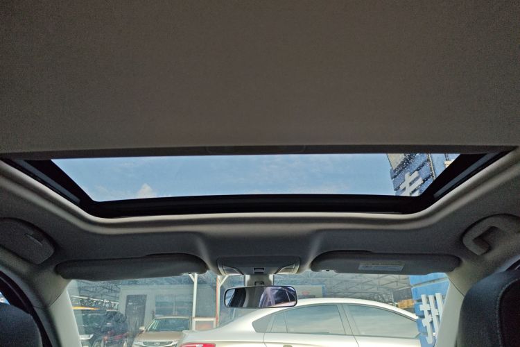 红旗H5 2019款 30TD 型动版中控内饰22