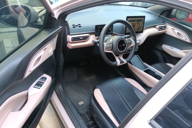 比亚迪 海鸥 2024款 荣耀版 305km 自由版中控内饰20