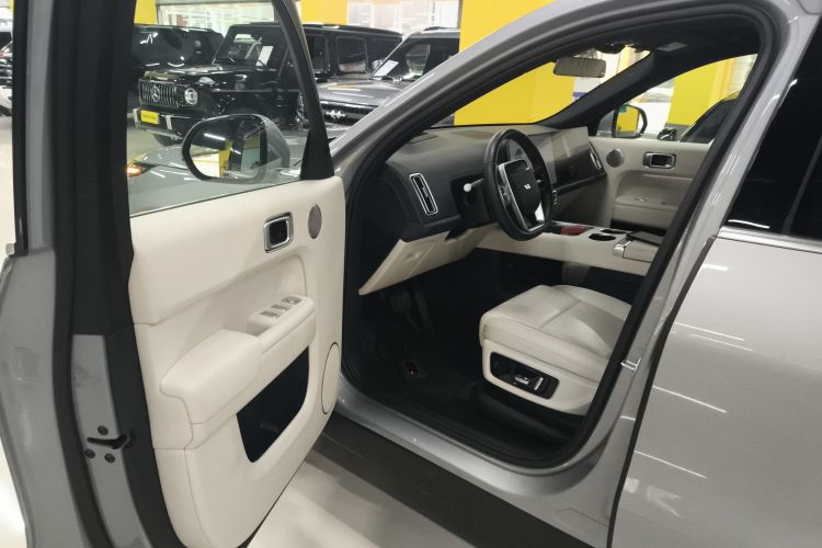 理想汽车 理想L8 2024款 Ultra中控内饰7003