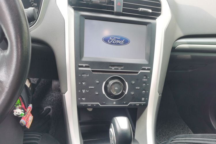 福特 蒙迪欧 2013款 1.5L GTDi180时尚型中控内饰16