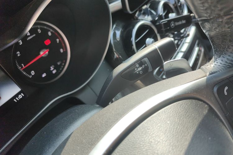 奔驰C级 2018款 C 200 运动版局部细节18