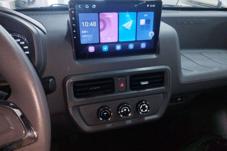 五菱汽车 五菱扬光 2024款 300km 舒适型客车版 60kW中控内饰16