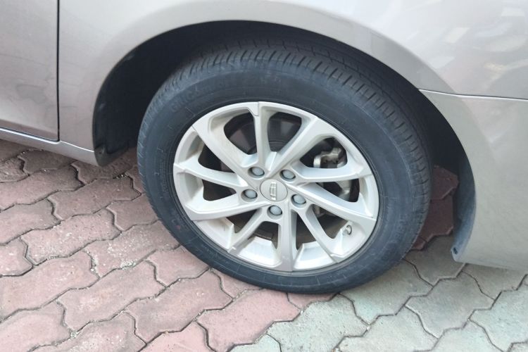 吉利汽车 帝豪 2021款 UP 1.5L CVT豪华型车身外观10