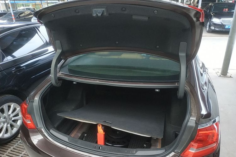 别克 君越 2018款 20T 豪华型中控内饰23