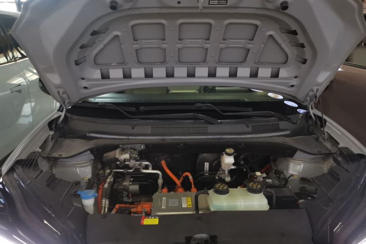 五菱汽车 五菱缤果PLUS 2024款 510km 旗舰版 四座版机舱底盘24