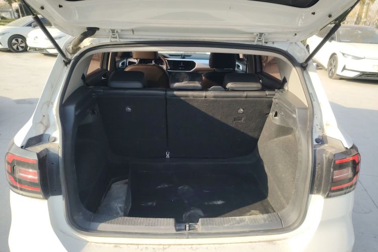 大众 探影 2021款 200TSI DSG 悦智联版机舱底盘23