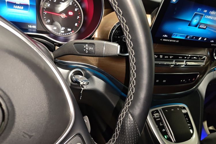 奔驰V级 2022款 V 260 L 长轴距豪华版局部细节18