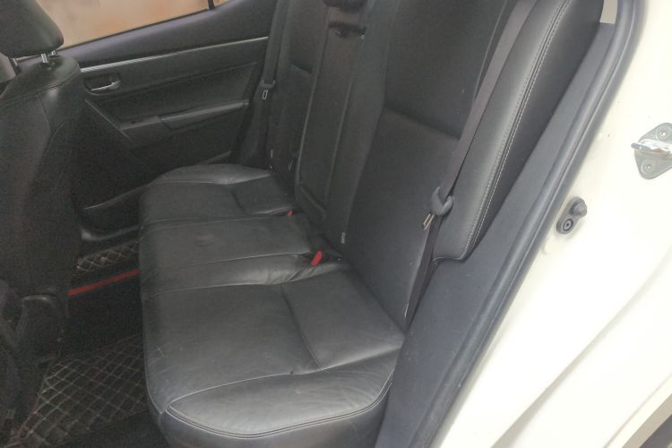 丰田 卡罗拉 2014款 1.6L CVT GL-i真皮版中控内饰21