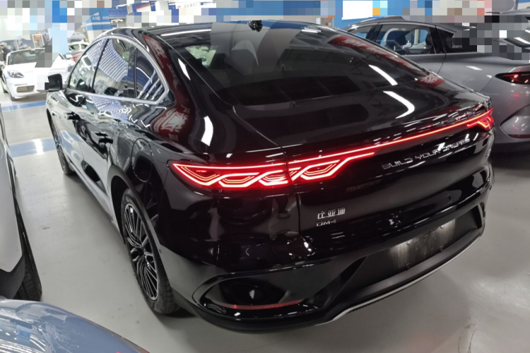 比亚迪 汉 2025款 DM-i 125KM激光雷达智驾型车身外观4