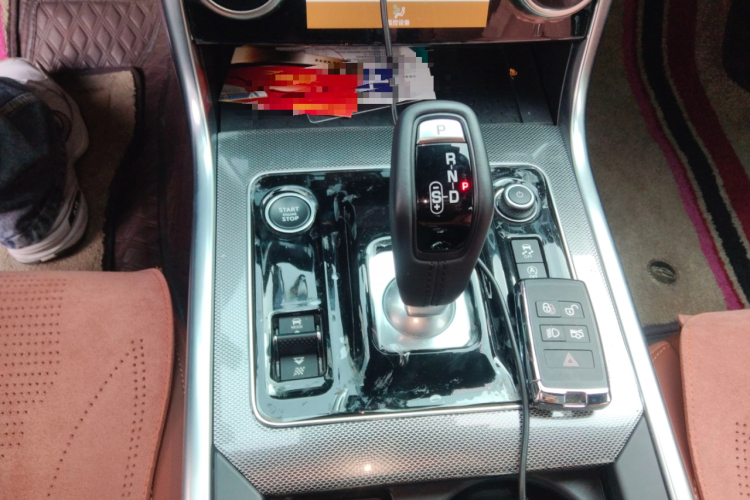 捷豹XEL 2023款 2.0T 250PS R-DYNAMIC S进取运动版中控内饰18